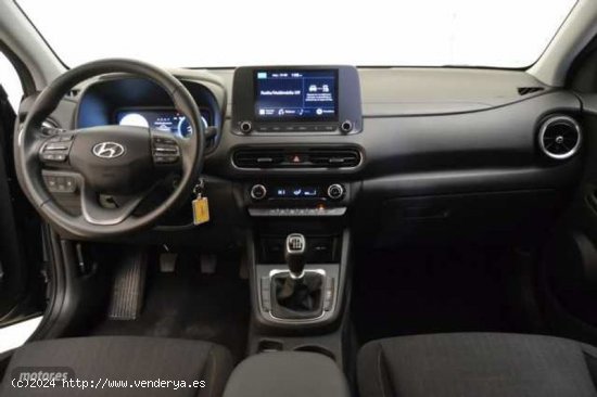 Hyundai Kona 1.0 TGDI Maxx 4x2 de 2023 con 12.560 Km por 20.990 EUR. en Cadiz