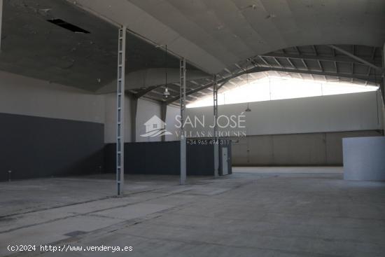  VENTA DE NAVE INDUSTRIAL EN PINOSO - ALICANTE 