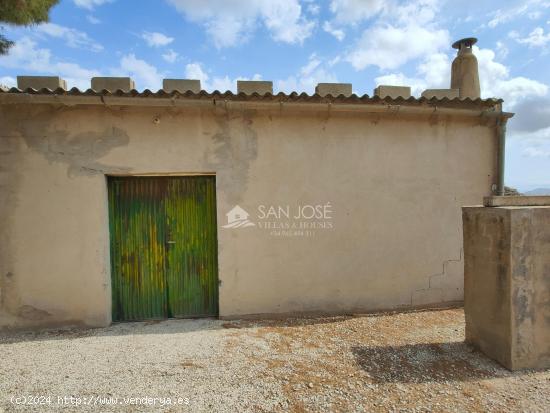  INMOBILIARIA SAN JOSE VENDE CASA-ALMACÉN CON FINCA PLANTADA DE OLIVERAS EN ASPE - ALICANTE 