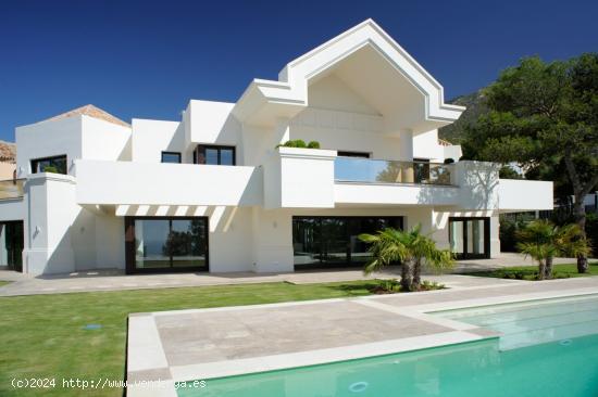 Lujosa y contemporanea villa en Sierra Blanca, Marbella - MALAGA