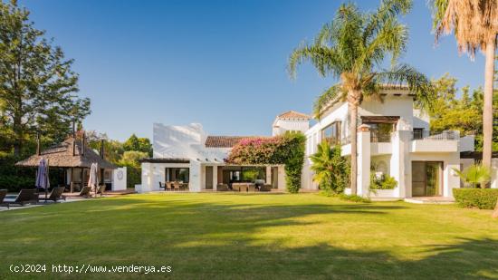 Villa de lujo junto a la playa en una ubicación privilegiada Guadalmina Baja - MALAGA