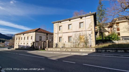  CASAS EN EL CENTRO DE ARTZINIEGA - ALAVA 