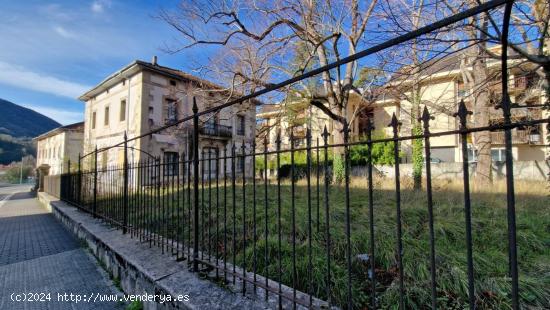 CASAS EN EL CENTRO DE ARTZINIEGA - ALAVA