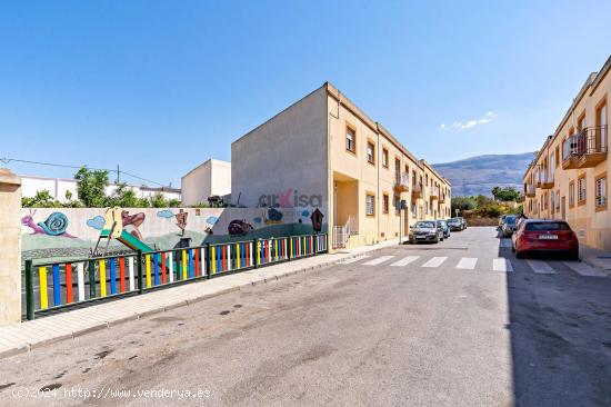  VENTA DE PISO CON GARAJE Y PISCINA COMUNITARIA  EN BERJA - ALMERIA 