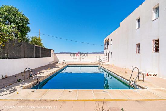 VENTA DE PISO CON GARAJE Y PISCINA COMUNITARIA  EN BERJA - ALMERIA