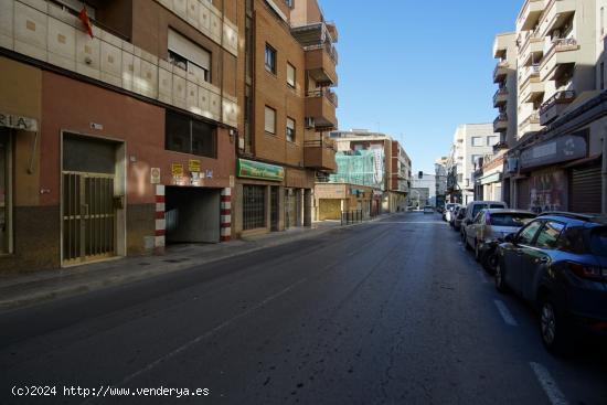 303 Plaza de garaje abierta muy amplia para coche y motos - ALICANTE