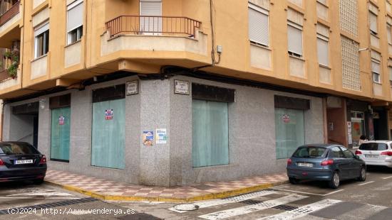  ALQUILAR LOCAL COMERCIAL CHAFLAN CENTRICO EN ALMUSSAFES - VALENCIA 