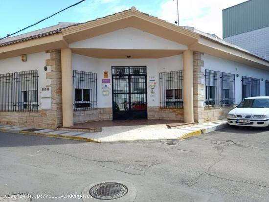 LOCAL DE UNA PLANTA EN MUY BUENAS CONDICIONES EN OLULA DEL RÍO, ALMERÍA. - ALMERIA