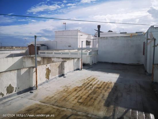 Finca urbana con azotea privada en el centro. - CADIZ