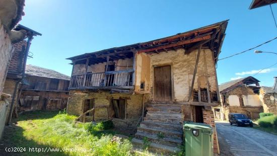  CASA CON TERRENO EN PRIARANZA - LEON 