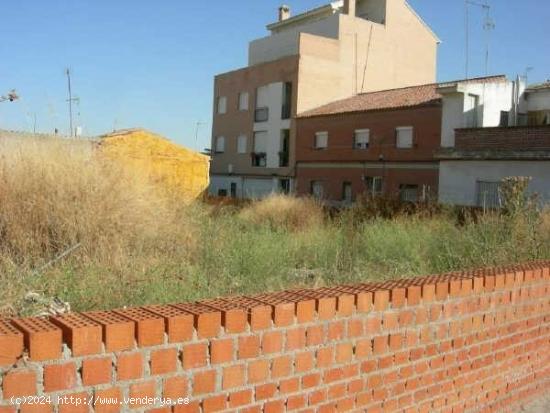 Terreno urbano de 446 m2 en venta en Alameda de la Sagra (Toledo) - TOLEDO