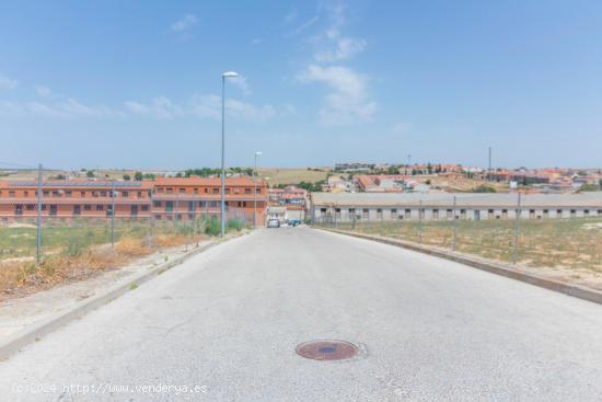 Terreno urbano consolidado de 3.439 m2 en venta en Recas (Toledo) - TOLEDO