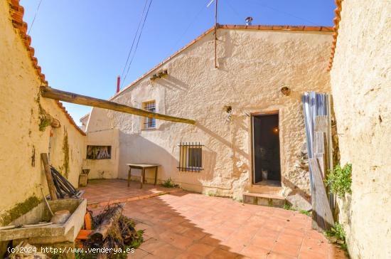 Urbis te ofrece una casa en venta en Frades de la Sierra, Salamanca. - SALAMANCA