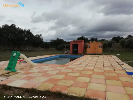 CHALET EN EL MANANTIO - BADAJOZ