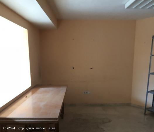 LOCAL COMERCIAL EN VENTA EN SAN FERNANDO - BADAJOZ