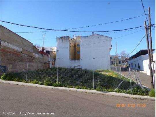 Suelo urbano consolidado  en venta en c. azafrán - BADAJOZ