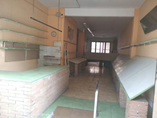 CTRA. TERRASSA-CAN RULL- LOCAL COMERCIAL 100m2+ 72m2 de patio - BARCELONA