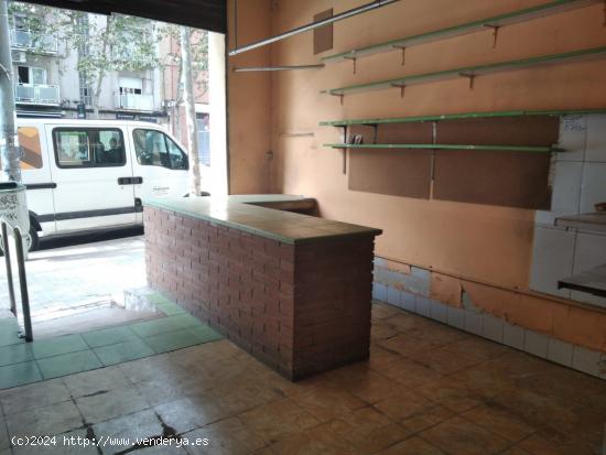 CTRA. TERRASSA-CAN RULL- LOCAL COMERCIAL 100m2+ 72m2 de patio - BARCELONA