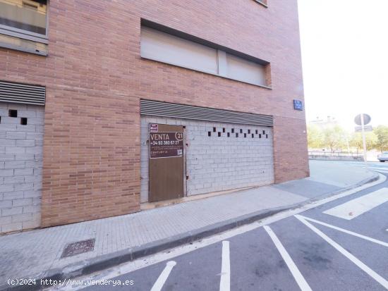  SE VENDE LOCAL COMERCIAL EN TERRASSA, ZONA ROC BLANC - BARCELONA 