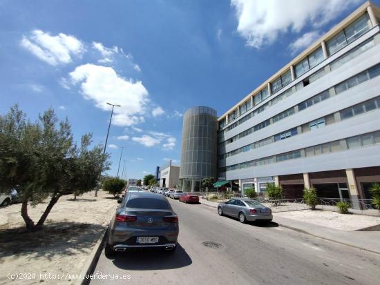 Oportunidad de adquirir esta plaza de garaje en el Pol. Ind. Los Torraos - MURCIA