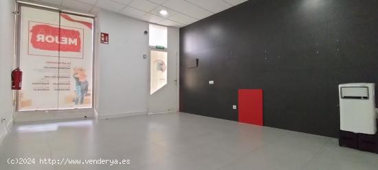  Local comercial de 40 m² junto al Malecón - MURCIA 