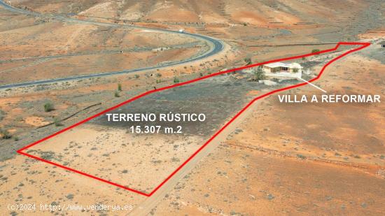 ¡GRAN OPORTUNIDAD DE REFORMA EN FUERTEVENTURA! VILLA PARA REFORMAR CON 15.000M 2 DE TERRENO - LAS P