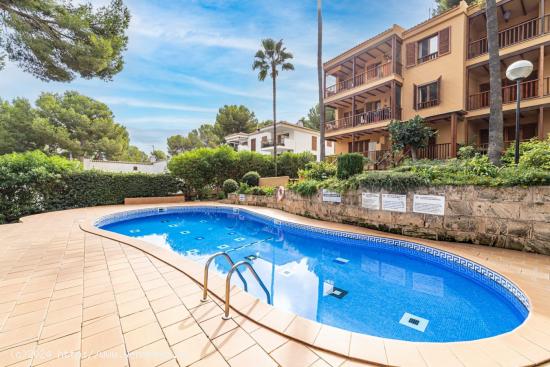 Planta baja con piscina y acceso directo al club náutico de Santa Ponça - BALEARES