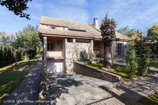 Magnífico chalet en al Aljarafe sevillano - SEVILLA