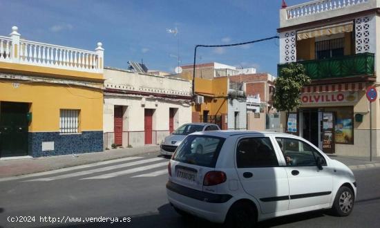 CASA EN VENTA EN TORREBLANCA, CON DOS PISOS Y COCHERA - SEVILLA