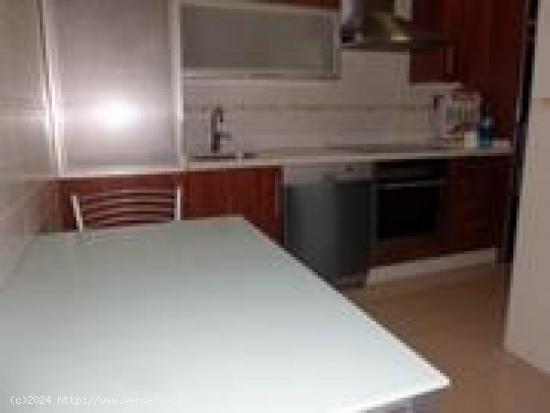 APARTAMENTO ZONA VENEZUELA DE 2 DORMITORIOS Y 2 BAÑOS. GARAJE  DOBLE. - PONTEVEDRA