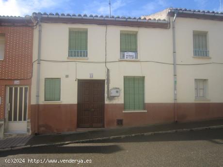  SE VENDE CASA EN VALDERAS CON BODEGA, PATIO Y POSIBILIDAD GARAJE. - LEON 