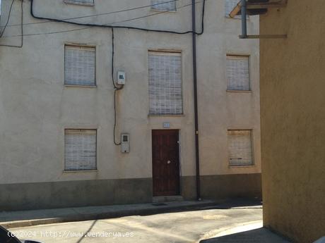  SE VENDE CASA EN CABREROS DEL RIO PARA REFORMAR - LEON 