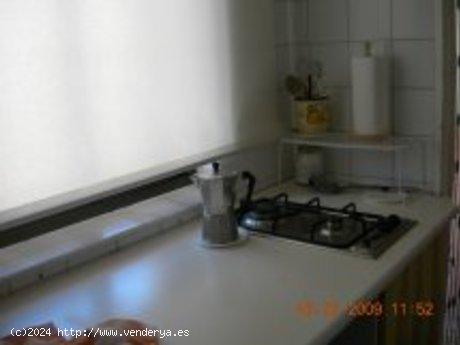 SE VENDE APARTAMENTO EN VALDERAS, COCINA, SALÓN, 2 HAB., BAÑO. 1º SIN ASCENSOR. - LEON