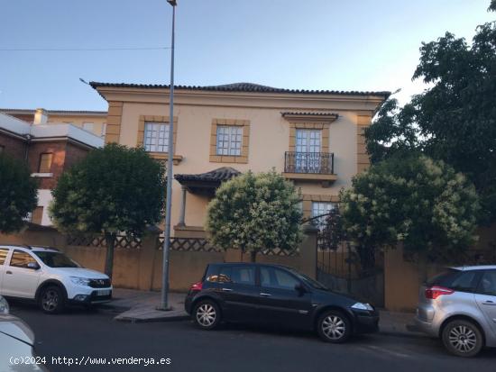  IMPRESIONANTE CASA EN EL CENTRO DE VALENCIA DE DON JUAN, IDEAL NEGOCIO. EN PERFECTO ESTADO. - LEON 