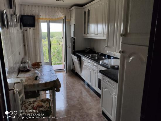  SE VENDE PISO CÉNTRICO Y CON EXCELENTES VISTAS, 81 M2, 3 HAB., SALÓN, COCINA, BAÑO, TRASTERO Y GA 