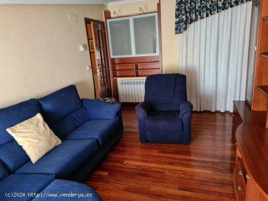 SE VENDE APARTAMENTO CON GRAN TERRAZA EN EL CENTRO DE VALENCIA DE DON JUAN, 2 HAB., SALÓN, COCINA. 