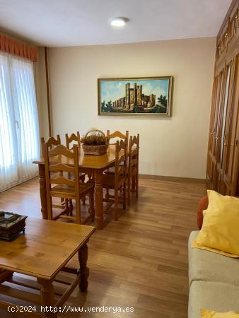 SE VENDE APARTAMENTO EN EL CENTRO DE VALENCIA DE DON JUAN, COCINA, SALÓN, 2 HAB., BAÑO, ASCENSOR. 