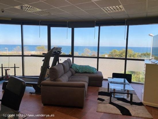 NAVE INDUSTRIAL CON VISTAS AL MAR DISTRIBUIDO EN 2 PLANTAS DE 80m2 CADA UNO - VIZCAYA