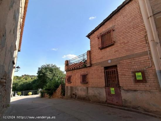 CASA PARA REFORMAR A TU GUSTO CON MUCHAS POSIBILIDADES EN UN ENTORNO INMEJORABLE - HUESCA