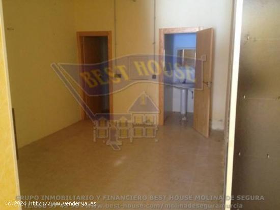  +LOCAL COMERCIAL EN MOLINA DE SEGURA ZONA CENTRO++ 124M2, DISPONE DE BAÑO, DESPACHO, ACC POR SPLIT, 