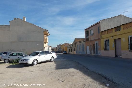 ++Terreno urbano en Las Torres de Cotillas zona centrica con cochera edificable 2 alturas++, 225 m -