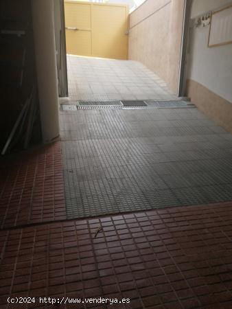 OPORTUNIDAD DE INVERSION CASA CON 3 APARTAMENTOS Y 3 LOCALES - SANTA CRUZ DE TENERIFE