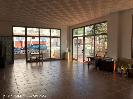 OPORTUNIDAD DE INVERSION CASA CON 3 APARTAMENTOS Y 3 LOCALES - SANTA CRUZ DE TENERIFE