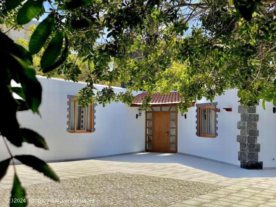 ESTUPENDA VILLA DE LUJO EN LA PRIMERA LINEA DEL MAR EN GOLF DEL SUR - SANTA CRUZ DE TENERIFE