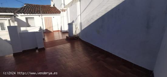 Se Vende en Arroyomolinos de Leon - HUELVA