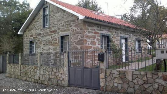 CASA CON FINCA EN ORDENES - A CORUÑA