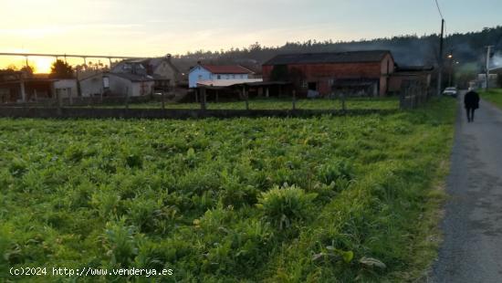 TERRENO Y EDIFICIO EN VENTA - A CORUÑA