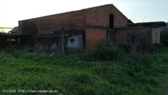 TERRENO Y EDIFICIO EN VENTA - A CORUÑA