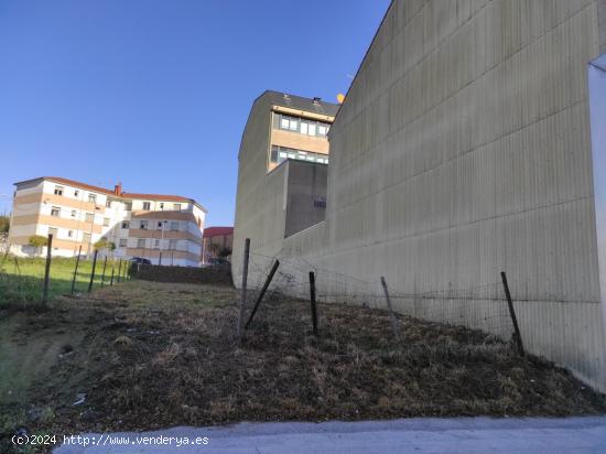 SOLAR EN ARZUA - A CORUÑA