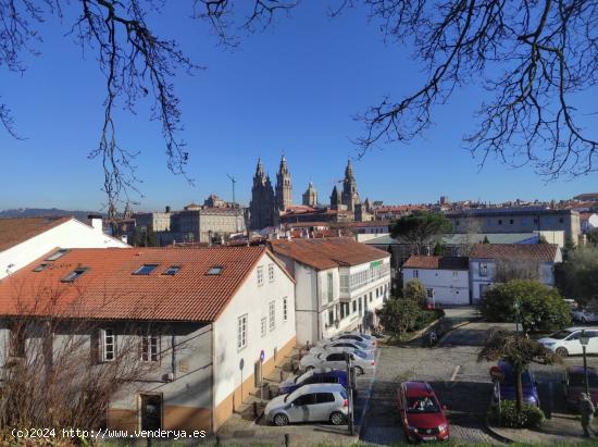 CHALET INDEPENDIENTE EN URB PRIVADA - A CORUÑA